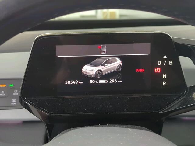Volkswagen ID.3 First Plus 58 kWh / CAMERA/ PARK. SENSOREN/ LED/ STOELVERWARM./ APP CONNECT/ CLIMA/ 19" LMV