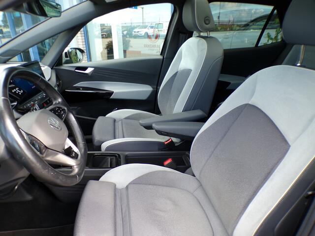 Volkswagen ID.3 First Max 58 kWh, SOH 94% / Trekhaak / Carplay + Android Auto / HUD / Adaptive Cruise / 20' Sportvelgen