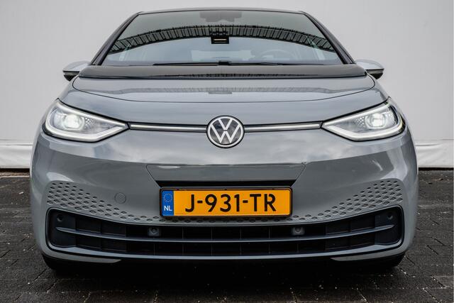 Volkswagen ID.3 First Plus 58 kWh Trekhaak/ Camera/ Stoelverwarming/ Full led/ Navigatie/ Carplay/ 19" Lmv