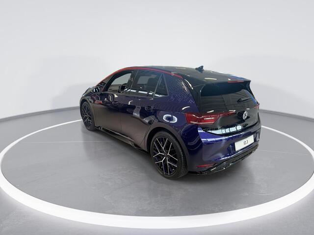 Volkswagen ID.3 GTX Limited Edition 79 kWh accu, 326 PK · Achteruitrijcamera · Draadloze telefoonlader · Sfeerverlichting ·