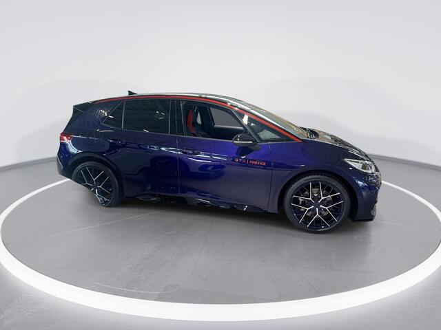 Volkswagen ID.3 GTX Limited Edition 79 kWh accu, 326 PK · Achteruitrijcamera · Draadloze telefoonlader · Sfeerverlichting ·
