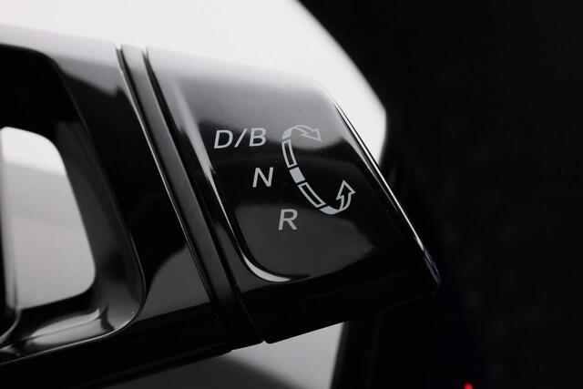 Volkswagen ID.3 Life 58 kWh 204 pk | IQ Light | Stuur-/stoelverwarming | Achteruitrijcamera | Navigatie