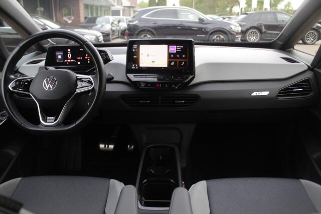 Volkswagen ID.3 First Plus 58 kWh SOH 92,5% / Camera / Keyless / Matrix LED / Interieurvoorverwarming / 19'' / DAB / 19'' / Navigatie / ACC