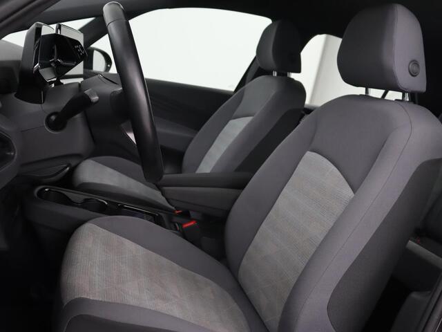 Volkswagen ID.3 Life 58 kWh | Stoel & stuurverwarming | Carplay | Adaptive cruise | Navigatie | Full LED | Parkeerhulp | DAB | Climate control