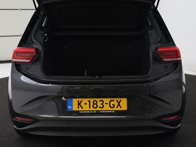 Volkswagen ID.3 Life 58 kWh | Stoel & stuurverwarming | Carplay | Adaptive cruise | Navigatie | Full LED | Parkeerhulp | DAB | Climate control