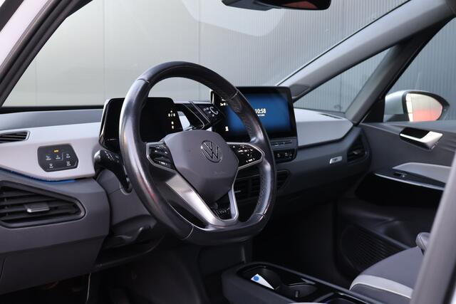 Volkswagen ID.3 First Plus 58 kWh | Origineel NL | Camera | Stuur- en Stoelverwarming | ACC | Navigatie |