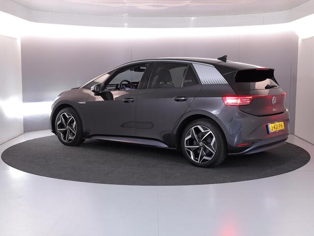 Volkswagen ID.3 First Plus 58 kWh 204 pk | Navigatie | Parkeersensoren | Achteruitrijcamera | Adaptieve cruise control | Matrix LED koplampen | Stoelverwarming |