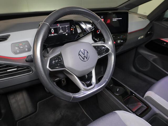 Volkswagen ID.3 First Plus 58 kWh 204 pk | Navigatie | Parkeersensoren | Achteruitrijcamera | Adaptieve cruise control | Matrix LED koplampen | Stoelverwarming |