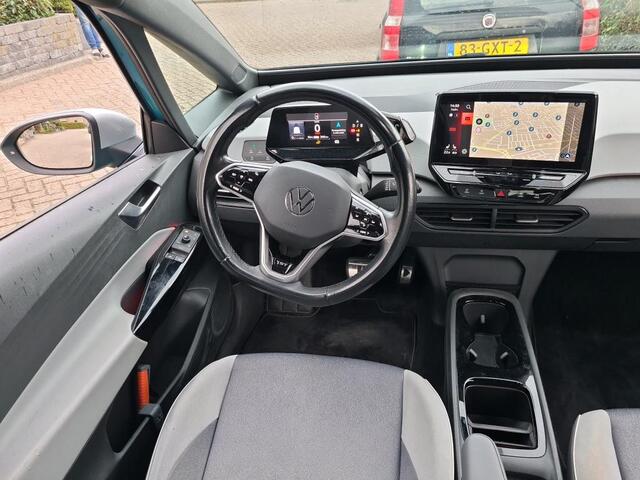 Volkswagen ID.3 First Plus 58 kWh / Navigatie / LED / Camera / Steunhaak / Lichtmetaal 19 inch /