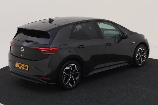 Volkswagen ID.3 First Plus 204pk 58 kWh / LED / Navigatie / Camera / Donker Glas / 19" LMV