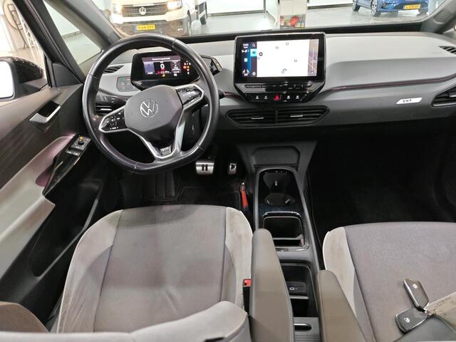 Volkswagen ID.3 First Plus 204pk 58 kWh / LED / Navigatie / Camera / Donker Glas / 19" LMV