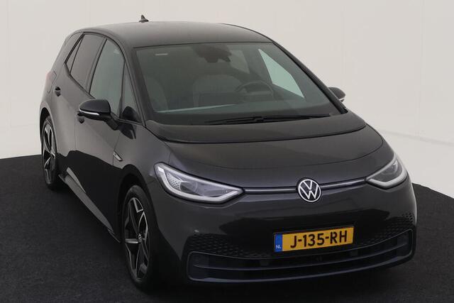 Volkswagen ID.3 First Plus 204pk 58 kWh / LED / Navigatie / Camera / Donker Glas / 19" LMV