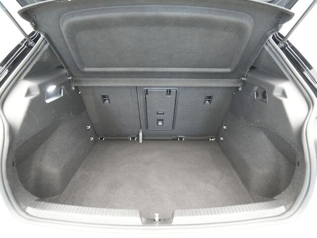 Volkswagen ID.3 First Plus 58 kWh Navigatie Camera Acc Stoelverwarming ARGON