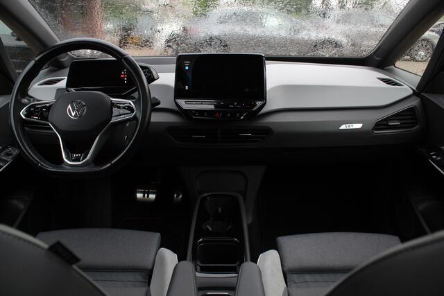 Volkswagen ID.3 First Max 58 kWh / Full option! / Panoramadak / Camera / Head-up / Keyless / 20'' / ACC / Dodehoek / Elektr. stoelen / Massage / Navigatie / Stuurverwarming