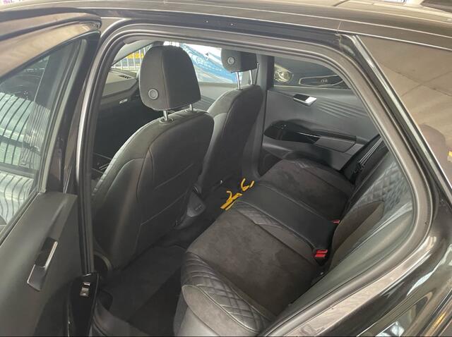 Volkswagen ID.3 First Max 58 kWh / Full option! / Panoramadak / Camera / Head-up / Keyless / 20'' / ACC / Dodehoek / Elektr. stoelen / Massage / Navigatie / Stuurverwarming