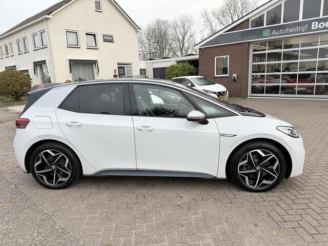 Volkswagen ID.3 First Plus 58 kWh Camera, Trekhaak, 19''Lmv