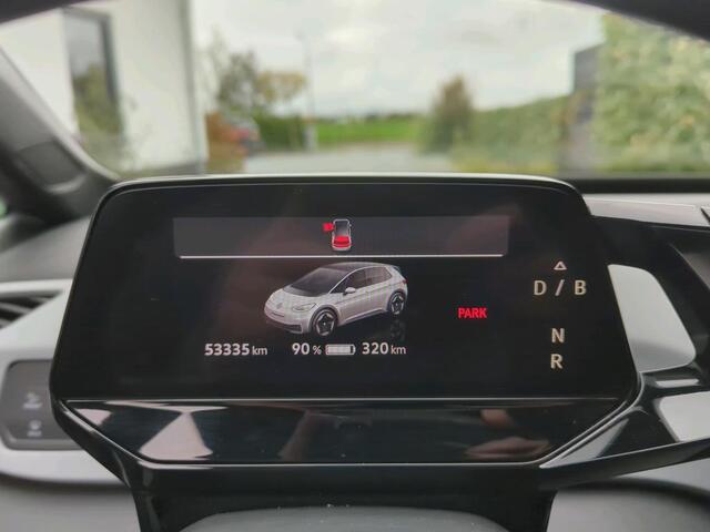 Volkswagen ID.3 First Plus 58 kWh / CAMERA/ PARK. SENSOREN/ IQ. LIGHT/ STOELVERWARM./ NAVI/ CLIMA/ 19" LMV
