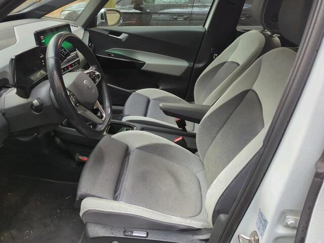 Volkswagen ID.3 First Max 58 kWh / TREKHAAK/ PANO/ CAMERA/ PARK. SENSOREN/ IQ. LIGHT/ ERGO ACTIVE STOELEN/ STOELVERWARM./ NAVI/ CLIMA/ 20" LMV