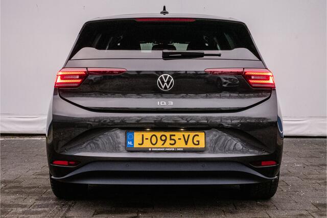 Volkswagen ID.3 First Plus 58 kWh Trekhaak/ Camera/ Stoel-stuurverwarming/ Full led/ Navigatie/ Carplay/ 19" Lmv