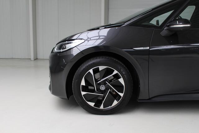 Volkswagen ID.3 Tech 58 kWh | 150kW / 204 PK Panoramadak | El. stoelverstelling | Camera | Warmtepomp