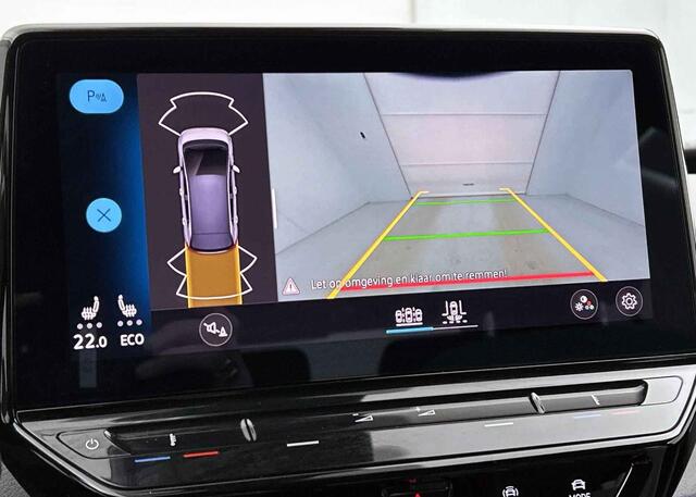 Volkswagen ID.3 First Plus 58 kWh | Stoelverwarming | Stuurverwarming | Camera | Adaptive Cruise Control | Navigatie | Standkachel | Keyless | Parkeersensoren | LED | Apple Carplay | BTW |