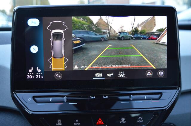 Volkswagen ID.3 First Plus 58 kWh NL-Auto / 19" / Led matrix / Clima / Keyless / Apple,android