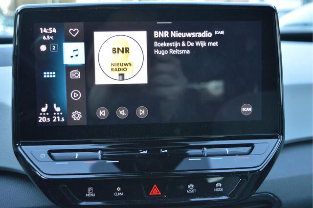 Volkswagen ID.3 First Plus 58 kWh NL-Auto / 19" / Led matrix / Clima / Keyless / Apple,android