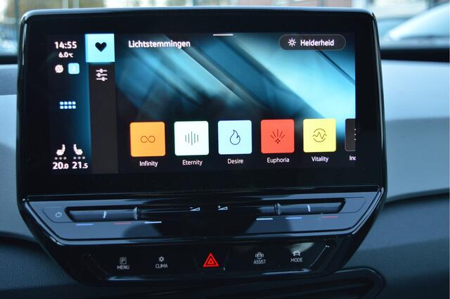 Volkswagen ID.3 First Plus 58 kWh NL-Auto / 19" / Led matrix / Clima / Keyless / Apple,android