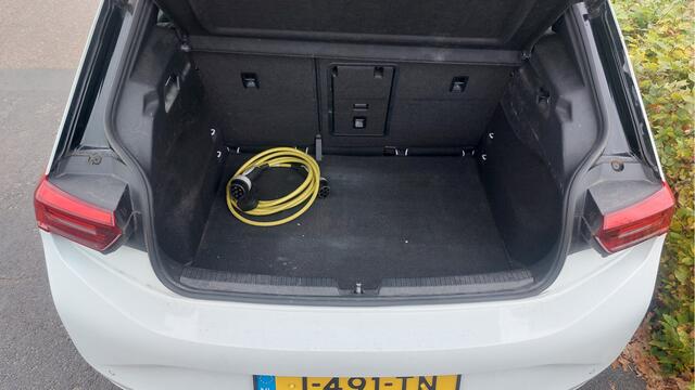 Volkswagen ID.3 First Plus 58 kWh CLIMA/NAVI/TREKHAAK BJ 2020