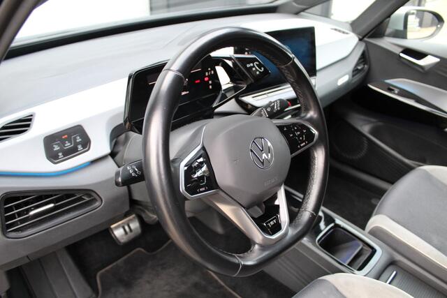 Volkswagen ID.3 First Plus 58 kWh | SOH 87% | Incl BTW | Trekhaak | Stoelverwarming
