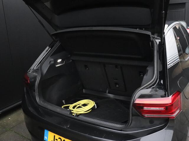 Volkswagen ID.3 First Plus 58 kWh STOEL VERW | APPLE CARPLAY