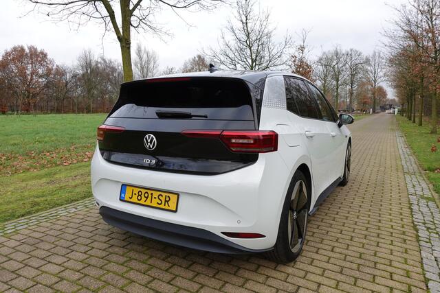 Volkswagen ID.3 First Max 58 kWh | BTW | Pano | I.Q. LIGHT | Head-Up | Stoelverwarming | Massage | Trekhaak |