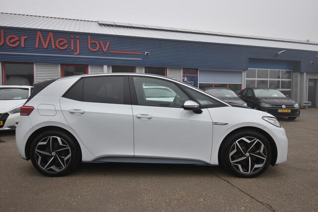 Volkswagen ID.3 First Plus 58 kWh , TREKHAAK , A UITRIJ CAM , CLIMATR , CR CONTR , PDC V+A ,