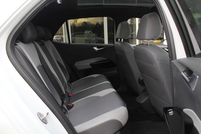 Volkswagen ID.3 First Max 58 kWh / Full option! / Trekhaak / Panoramadak / Camera / Head-up / Keyless / 20'' / ACC / Dodehoek / Elektr. stoelen / Massage / Navigatie / Stuurverwarming