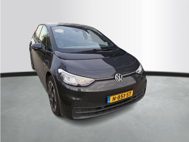 Volkswagen ID.3 45 kWh | App Connect | Navigatie | 18" lichtmetalen velgen | Privacy Glass |