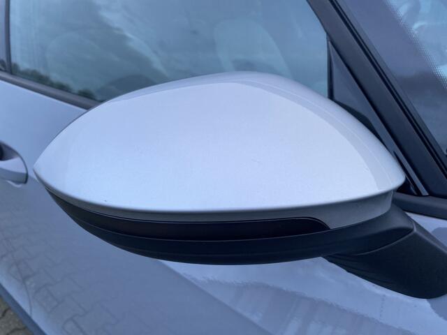 Volkswagen ID.3 First Plus 58 kWh Stoelverwarming, Adaptieve Cruise & App-Connect Camera