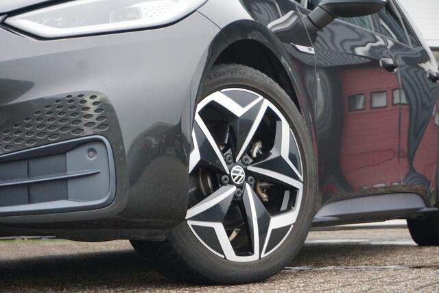 Volkswagen ID.3 First Plus 58 kWh | TREKHAAK | STOEL/STUURVERW. | CAMERA | MATRIX LED |