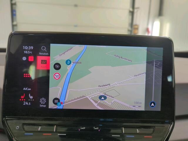 Volkswagen ID.3 Life 58 kWh Navigatie Apple Carplay/Android Auto Parkeersensoren achter Adaptive Cruise Control Stoel- en stuurverwarming Full Led Climate Control