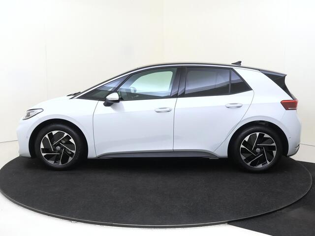 Volkswagen ID.3 Pro Business | Achterlichten LED, luxe uitgevoerd incl. dynamische knipperlichten | Airconditioning automatisch, 2-zone (Climatronic) | Buitenspiegels elektrisch instel-, verwarm- en inklapbaar