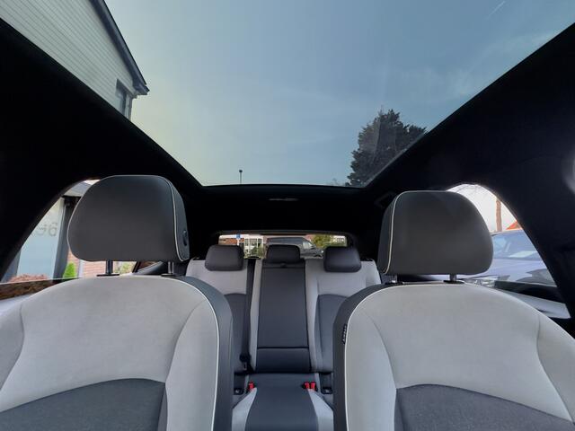 Volkswagen ID.3 First Max 58 kWh PANODAK NAVI CAMERA APPLE-CARPLAY LED LMV-20INCHE PDC