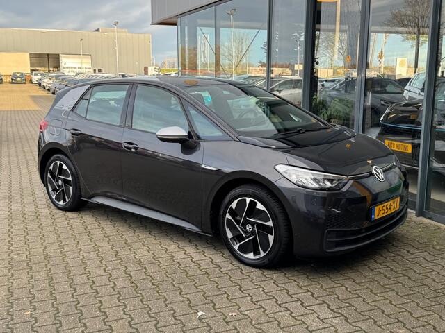 Volkswagen ID.3 First 58 kWh - stoelverwarming - navi - sensoren