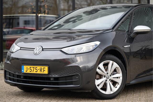 Volkswagen ID.3 First 58 kWh | Adapt. Cruise | Navi | Stoelverw. | PDC V+A | 18"