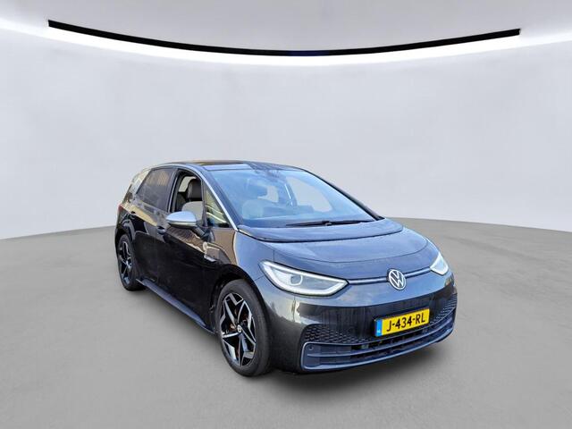 Volkswagen ID.3 First Plus 204pk 58 kWh / LED / Navigatie / Camera / App-Connect / 19" LMV