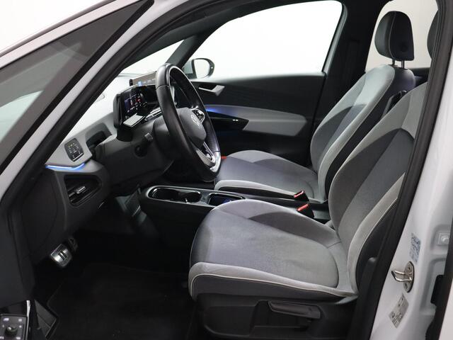Volkswagen ID.3 First Plus 58 kWh | SoH 94,1% | Trekhaak | Navigatie | Camera!