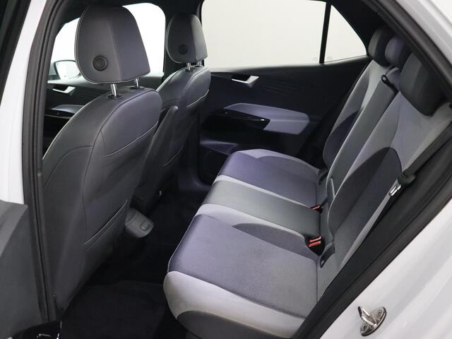 Volkswagen ID.3 First Plus 58 kWh | SoH 94,1% | Trekhaak | Navigatie | Camera!