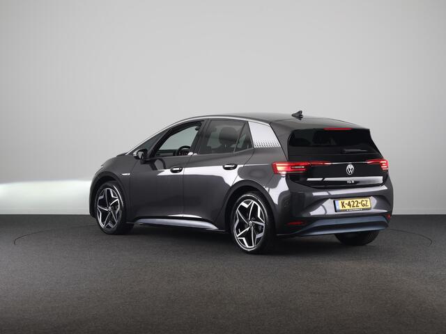 Volkswagen ID.3 First Plus 58 kWh 204 pk | Navigatie | Parkeersensoren | Achteruitrijcamera | Stoelverwarming | Apple Carplay/Android Auto | Matrix LED koplampen |