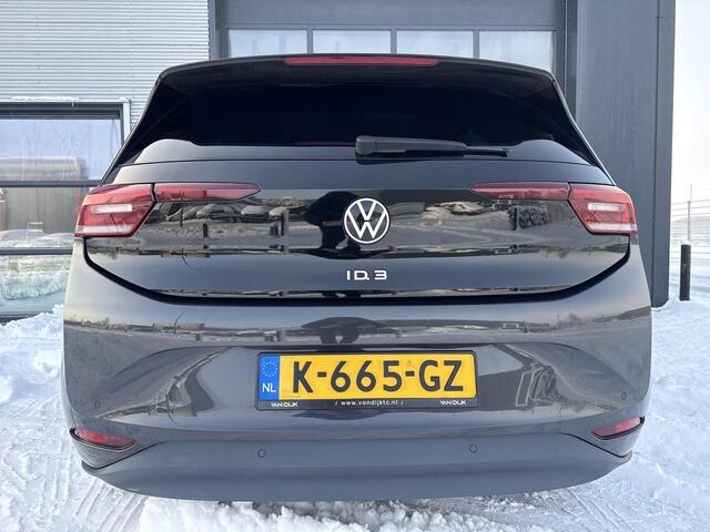 Volkswagen ID.3 First Max 58 kWh ?SOH 94.1 % ?Panoramadak ?Matrix LED ?Full LED ?Stuur- Stoelverwarming ?Sfeerverlichting ?Navigatie ?Camera ?Lichtmetaal 20" ?Parkeersensoren