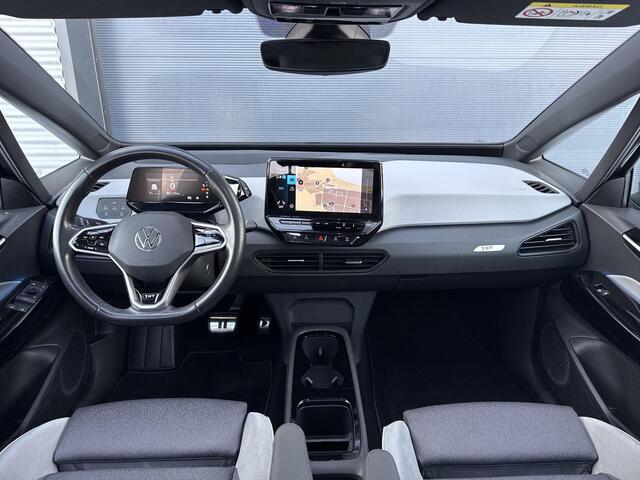 Volkswagen ID.3 First Max 58 kWh ?SOH 94.1 % ?Panoramadak ?Matrix LED ?Full LED ?Stuur- Stoelverwarming ?Sfeerverlichting ?Navigatie ?Camera ?Lichtmetaal 20" ?Parkeersensoren
