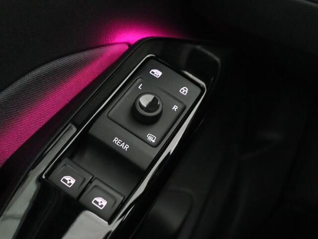 Volkswagen ID.3 First 58 kWh | Stoel & stuurverwarming | Adaptive cruise | Camera | Carplay | Navigatie | Full LED | Parkeerhulp | 18" lichtmetalen velgen