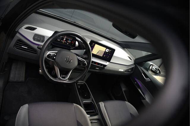 Volkswagen ID.3 First Plus 58 kWh | Stoelverwarming | Stuurverwarming | Camera | Adaptive Cruise Control | Navigatie | Keyless | Parkeersensoren | LED | Apple Carplay | BTW | NAP |